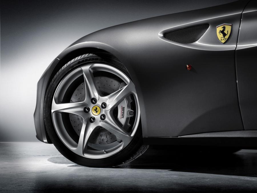  Ferrari FF 2011 года  (фото 45 из 195)